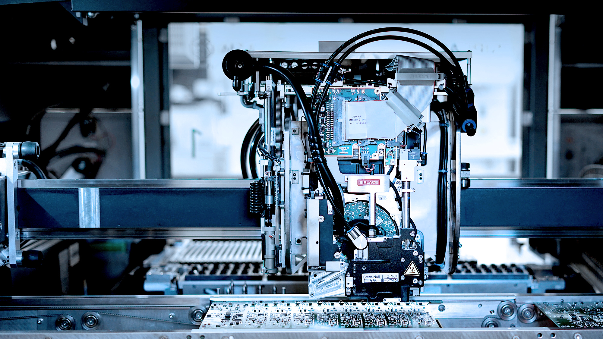 newtal-smt-maschine-fertigung